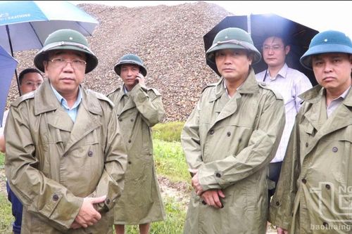 Bảo vệ khu vực trọng điểm trên các tuyến đê, kè