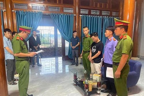Núp bóng du lịch để lao động bất hợp pháp ở nước ngoài