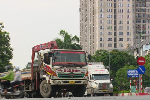 Bất cập ở nút giao Lê Trọng Tấn-Đại lộ Thăng Long