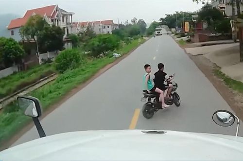 Bảo đảm an toàn giao thông cho trẻ trong kì nghỉ hè