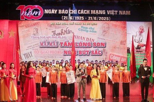 Rực rỡ sắc màu nghệ thuật chào mừng Ngày Báo chí Cách mạng Việt Nam