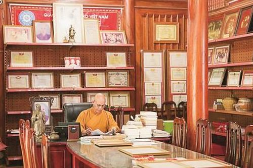 Đại đức Thích Thanh Long - người 'chiến sĩ báo chí' áo cà sa