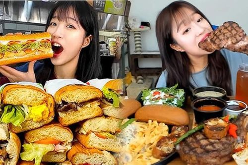 'Nữ hoàng bụng bự' khiến người hâm mộ kinh ngạc vì dạ dày 'siêu to'