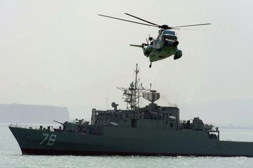 Sau đòn chí mạng của Mỹ, Hải quân Iran vội sơ tán tàu chiến khỏi cảng Bandar Abbas