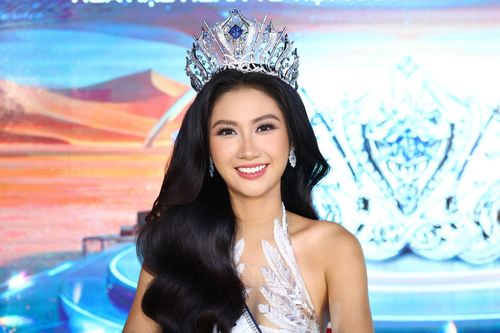 Hoa hậu Hoàn vũ Phương Linh nói về hình xăm gây tranh cãi