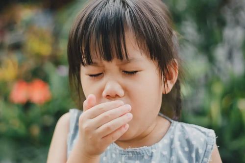 Căn bệnh gây ra tiếng thở rít như gà gáy