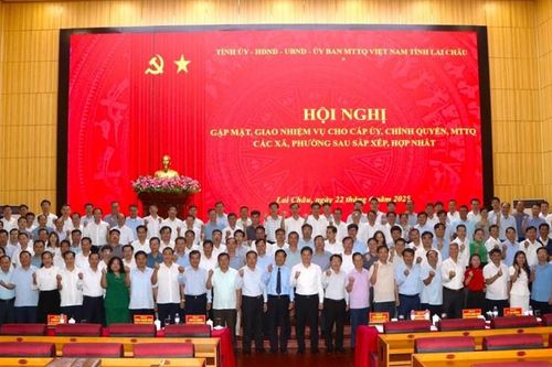 Lai Châu gặp mặt, giao nhiệm vụ cho xã, phường sau hợp nhất