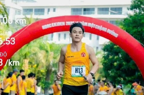 Độc lạ Marathon: Dược sĩ chạy bộ 100km kỷ niệm ngày Báo chí Cách mạng Việt Nam