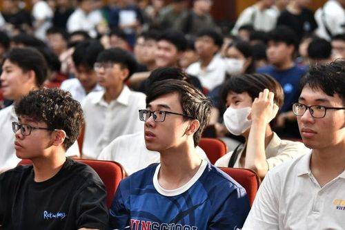 Nhiều thí sinh có thành tích cao đăng ký xét tuyển diện tài năng vào Đại học Bách khoa Hà Nội