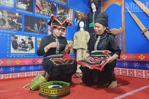 Đặc sắc Chương trình nghệ thuật 'Sắc màu Sơn La' tại Đà Nẵng