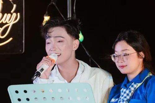 Ấn tượng đêm nhạc 'Điểm hẹn Phú Quý' của sinh viên tình nguyện TP. HCM