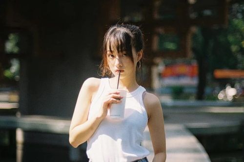 Nhan sắc trong veo của 'nàng thơ' gốc Hưng Yên