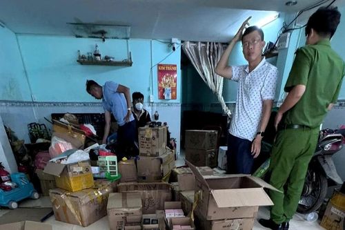 Triệt phá đường dây buôn bán hơn 10.000 chai nước hoa giả tại TPHCM