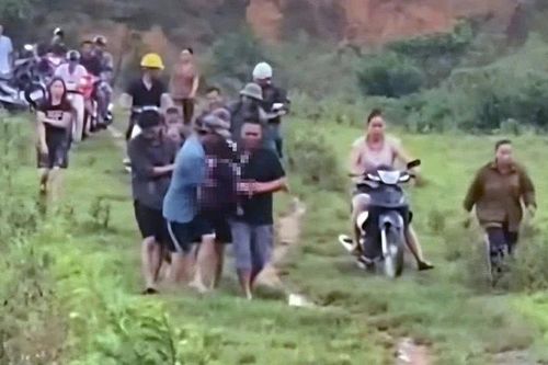 Nữ sinh lớp 7 bị sét đánh tử vong khi đi chăn bò
