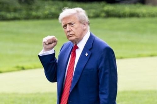 Pakistan ca ngợi Tổng thống Donald Trump 'là người gìn giữ hòa bình', New Delhi phản bác