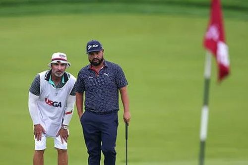 Caddie của nhà vô địch US Open: Chuyên nghiệp đến phút cuối!
