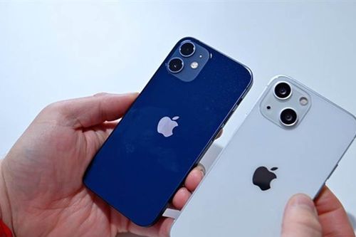 Nhiều mẫu iPhone giảm giá sâu, Honda Vision rẻ hiếm có trong lịch sử