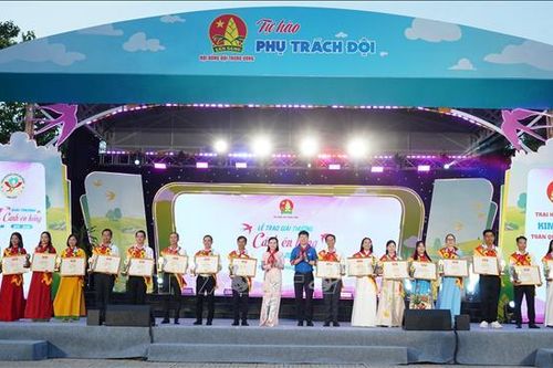 Trao Giải thưởng 'Cánh én hồng' và đăng quang Trại Huấn luyện Kim Đồng toàn quốc 2025