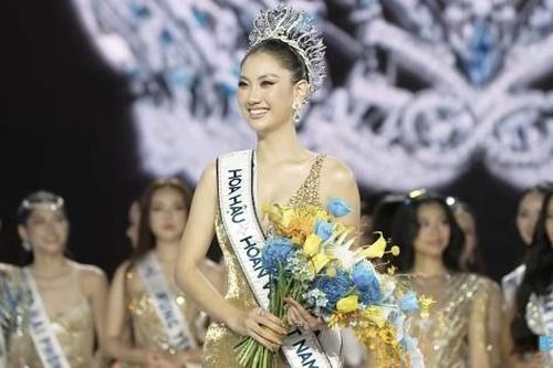 Nguyễn Hoàng Phương Linh đăng quang Hoa hậu Hoàn vũ Việt Nam 2025