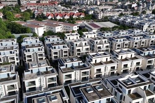 Vì sao loạt biệt thự tiền tỷ ở Hà Nội bỏ hoang?