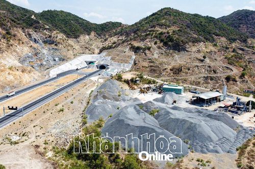 Đội Thuế liên huyện Nam Khánh Hòa kiểm soát chặt nguồn thu từ tài nguyên khoáng sản