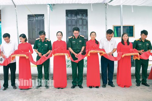 Cục Gìn giữ hòa bình Việt Nam khánh thành và bàn giao Nhà tình nghĩa tại huyện Kim Sơn