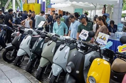 Nhiều tài xế dịch vụ đổi xe điện Vinfast vì thấy quá hời