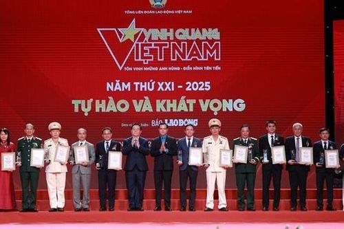 'Vinh quang Việt Nam 2025' hun đúc niềm tin, nuôi dưỡng khát vọng cống hiến