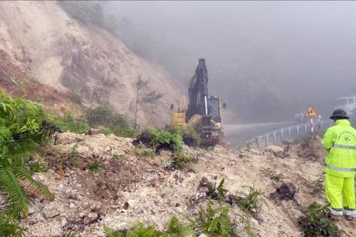 Thông tuyến điểm sạt lở Quốc lộ 4D Lào Cai-Lai Châu