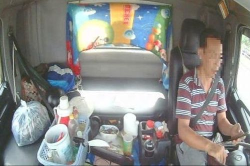 126 trường hợp dùng điện thoại khi lái xe bị xử phạt