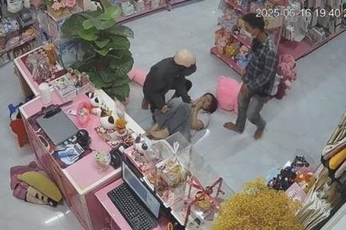 Hai đối tượng dùng dao khống chế nữ nhân viên cửa hàng cướp tài sản đã bị bắt
