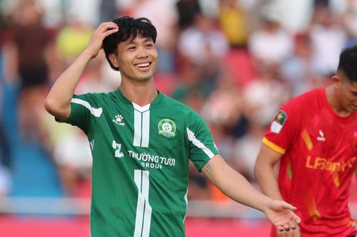 Bầu Đức có thể giúp Công Phượng lên hạng V.League dễ dàng hơn?