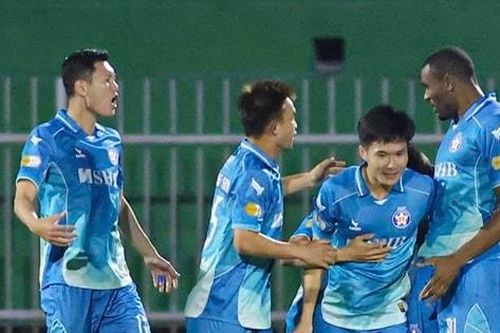 Vòng 26 V.League 2024-2025: Kịch tính đua trụ hạng