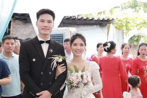 Hẹn hò qua ô cửa sổ, cặp đôi nhà sát vách ở Hà Nội có màn đón dâu thần tốc