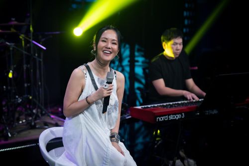 Ca sĩ Hồng Nhung lạc quan trải lòng về biến cố sức khỏe