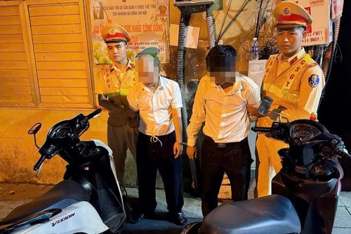 Cảnh sát giao thông tuần tra, bắt hai đối tượng trộm xe máy