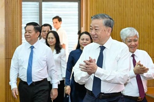 Tổng Bí thư Tô Lâm đến dự làm việc và trao Quyết định của Bộ Chính trị về thành lập Cơ quan Ủy ban Trung ương Mặt trận Tổ quốc Việt Nam