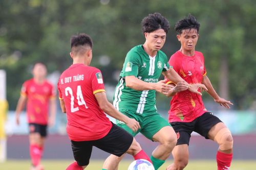 Công Phượng đối đầu Bùi Tiến Dũng ở trận play-off sinh tử