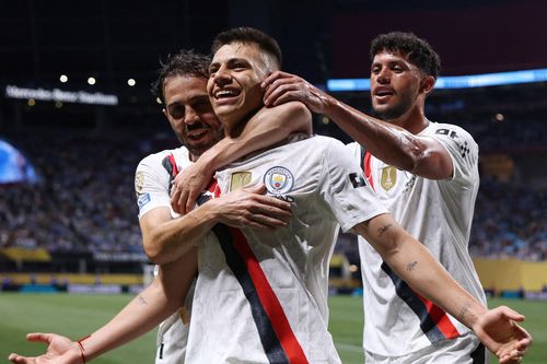 Tân binh tỏa sáng trong chiến thắng 6-0 của Man City