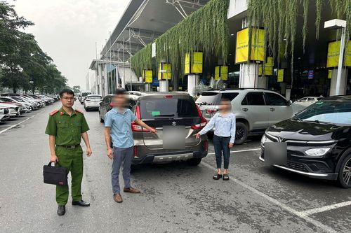 Khách Đài Loan bị thu 900.000 đồng từ sân bay Nội Bài về khách sạn