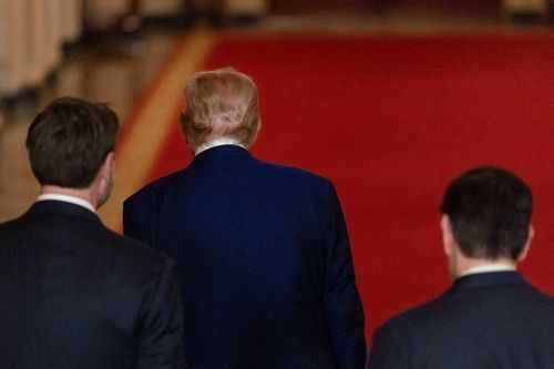 Washington chia rẽ sau chiến dịch không kích Iran của Tổng thống Trump
