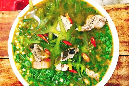 Đến biển Nhật Lệ thưởng thức canh xương rồng cá đuối
