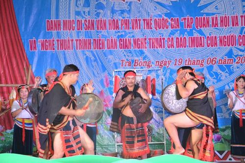 Chàng trai trẻ nối tiếp nối mạch nguồn văn hóa Co