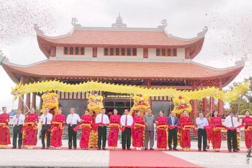 Khánh thành Đền tưởng niệm anh hùng liệt sĩ huyện Hòn Đất