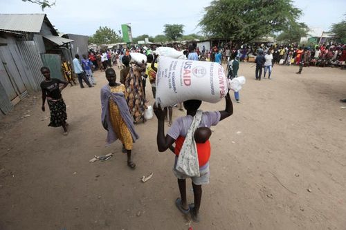 Cuộc sống khốn khổ của những người tị nạn châu Phi khi viện trợ USAID bị cắt