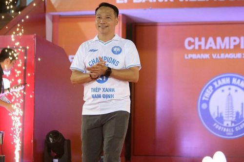 HLV Vũ Hồng Việt chia sẻ bí quyết lần thứ hai liên tiếp vô địch V-League