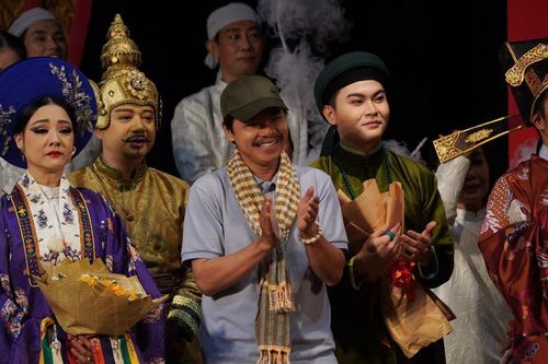 Hoàng Duẩn - 'Chạm' vào chiều sâu nhân văn của lịch sử
