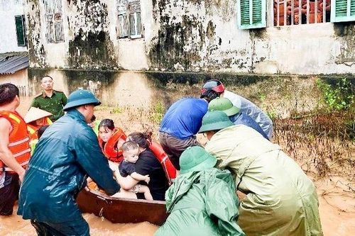 Bảo vệ tính mạng người dân trong mưa lũ lớn bất ngờ