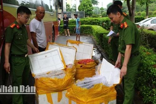 Sơn La: Liên tiếp xử lý các vụ việc vận chuyển thực phẩm không rõ nguồn gốc