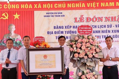 Đón nhận Bằng xếp hạng di tích lịch sử-văn hóa cấp tỉnh Địa điểm tưởng niệm Thanh niên xung phong Ga Núi Gôi